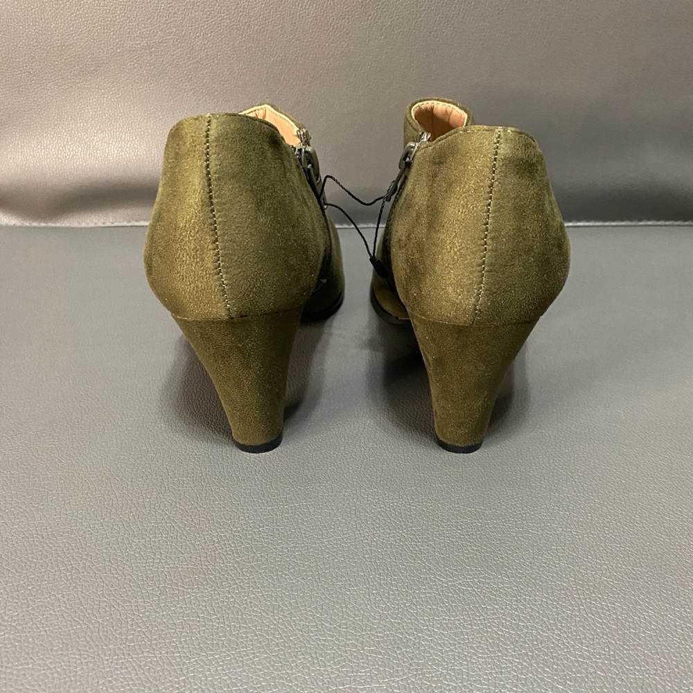 NWT JOURNEE COLLECTION Olive Green Ankle Booties - Picture 4 of 5